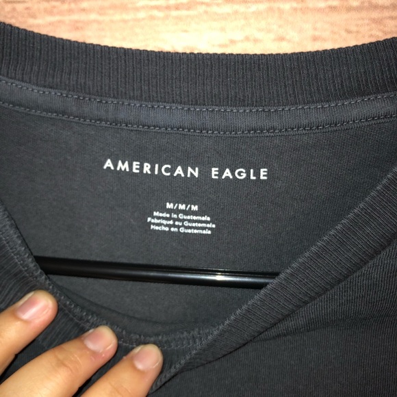 American Eagle Friends tee. - Picture 3 of 4